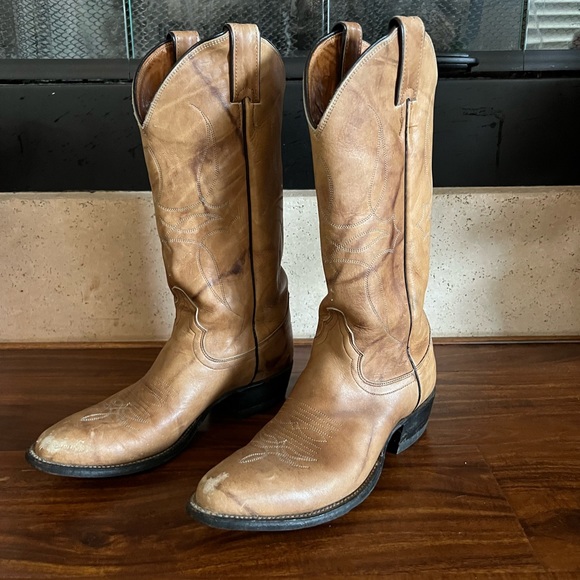 Justin boots western style size 6 but more like size 5.5 - Picture 7 of 7